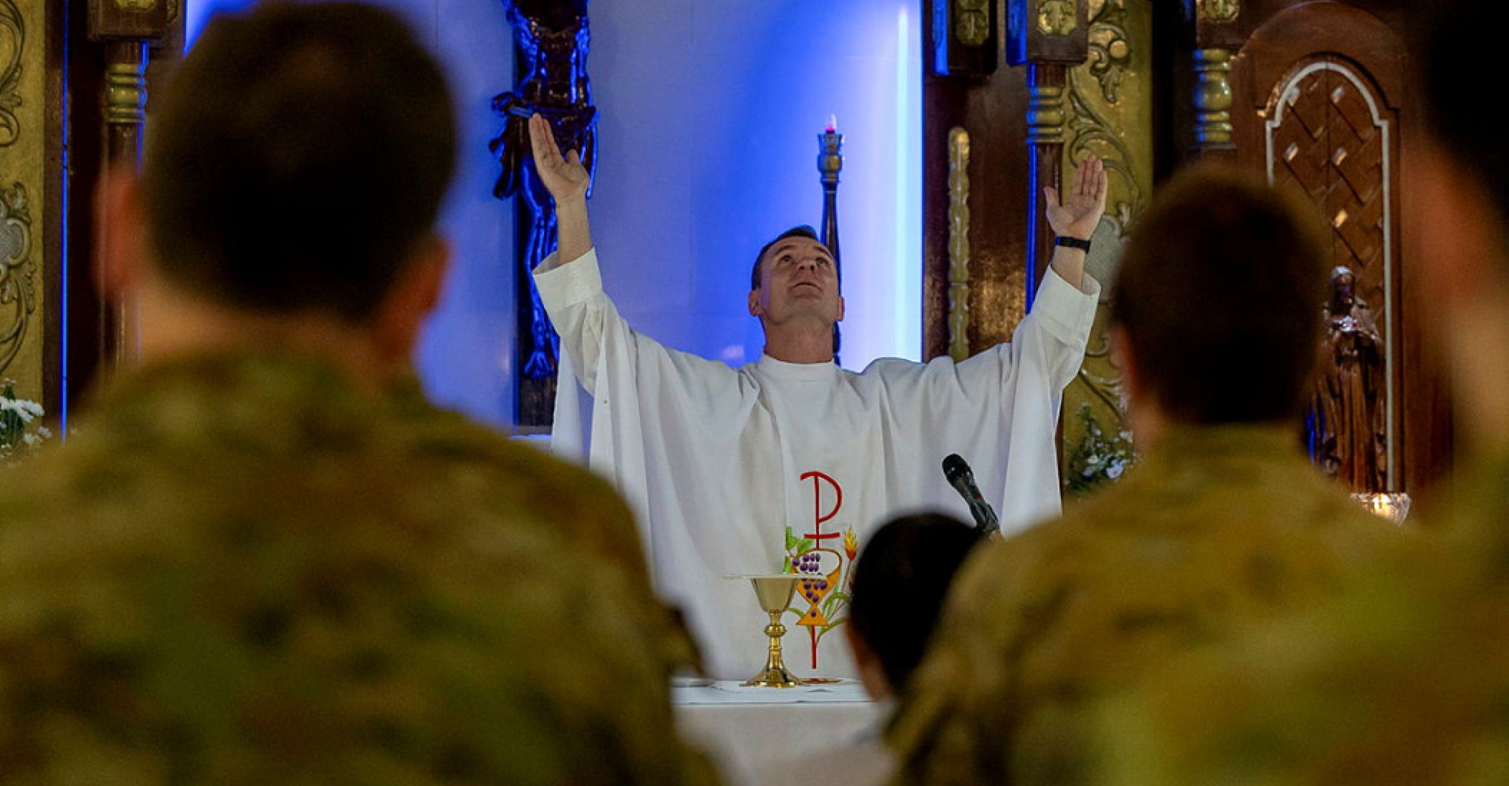 Fr Thomas Zaranski saying mass while deployed to the Philippines in 2025