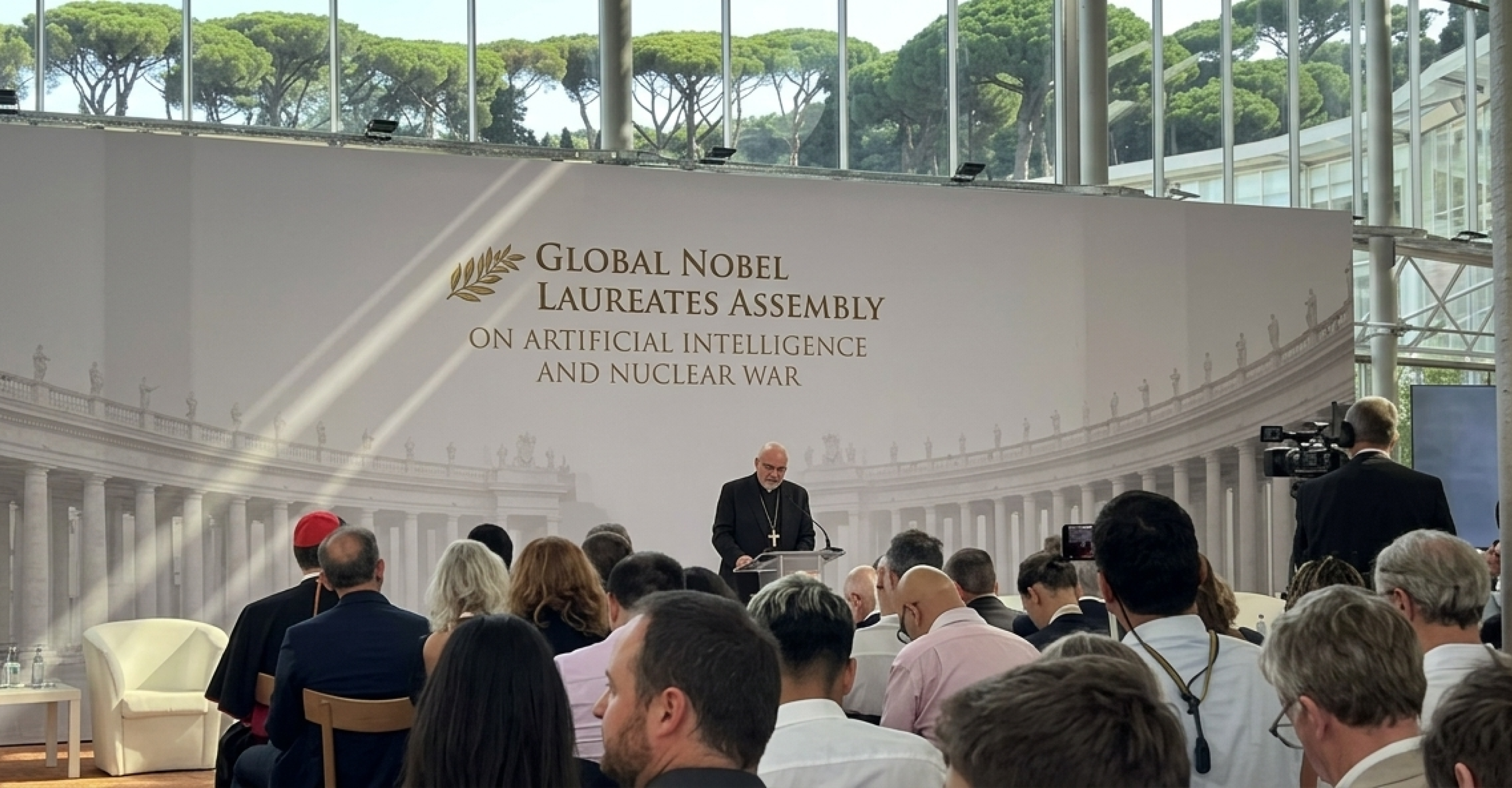 Nobel laureates, experts discuss nuclear war and AI at Borgo Laudato Si
